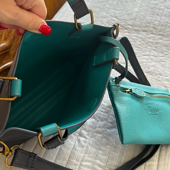 G.H.Bass shoulder bag with mini pouch inside EUC like new - Picture 4 of 5